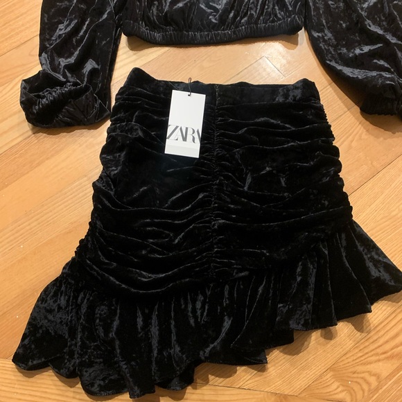 Zara set medium top and small skirt in velvet - Picture 2 of 5
